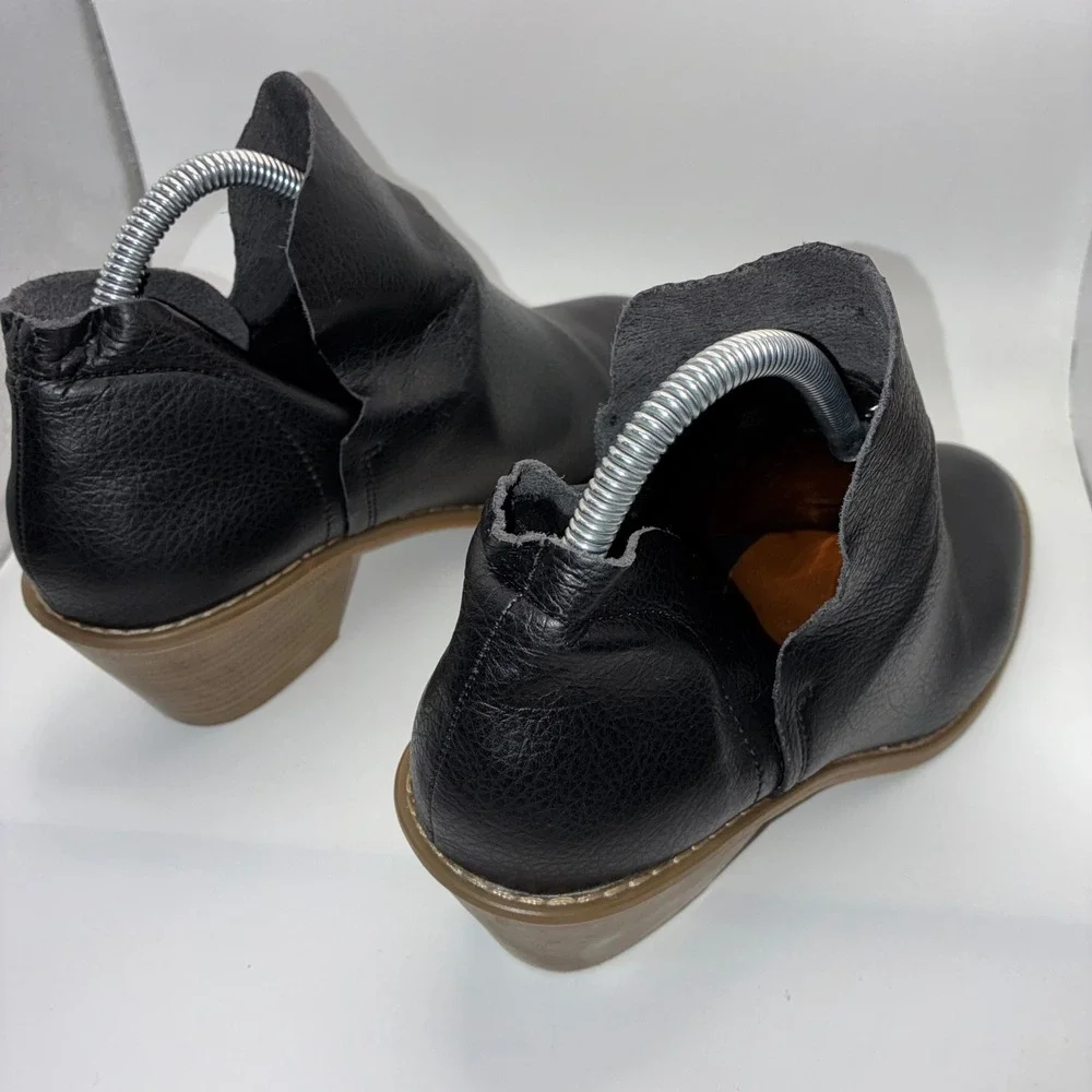Universal Thread‎ Womens Black Cutout Ankle Boots Pointed Toe Block Heel Size 10